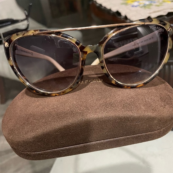 Tom Ford sunglasses 🕶️ - Picture 3 of 6